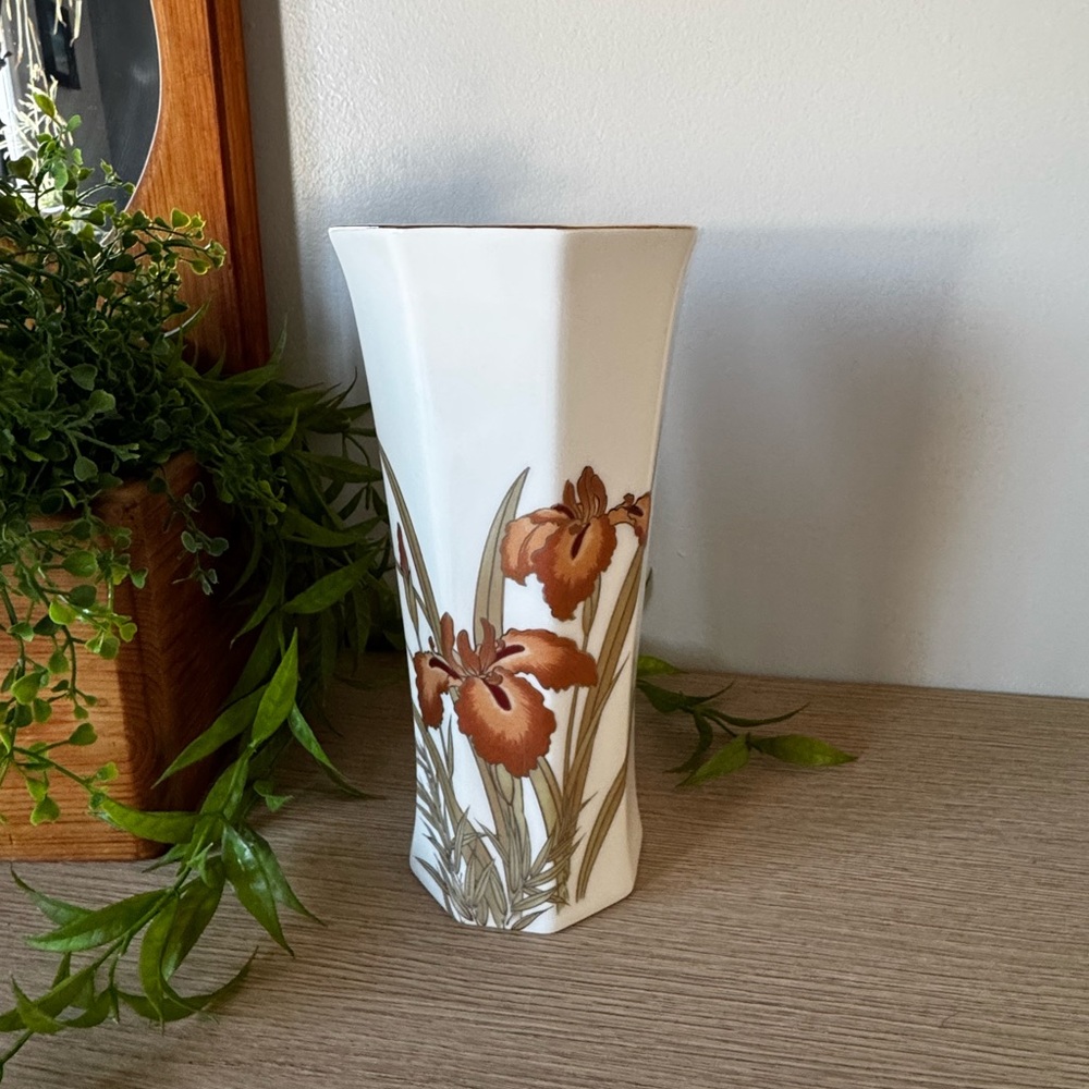 Elegant Floral Ceramic Vase